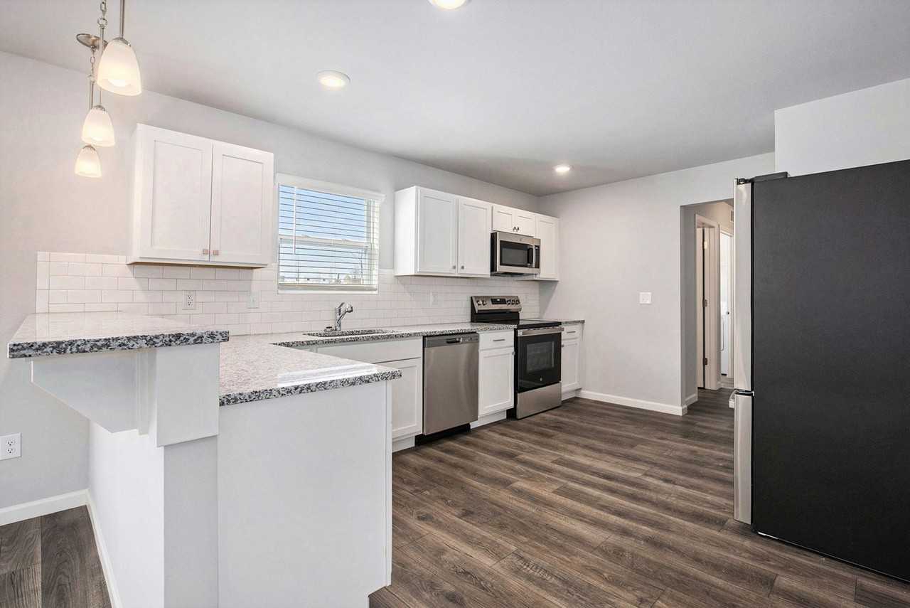 2789 Berkshire St - Photo 2 of 23