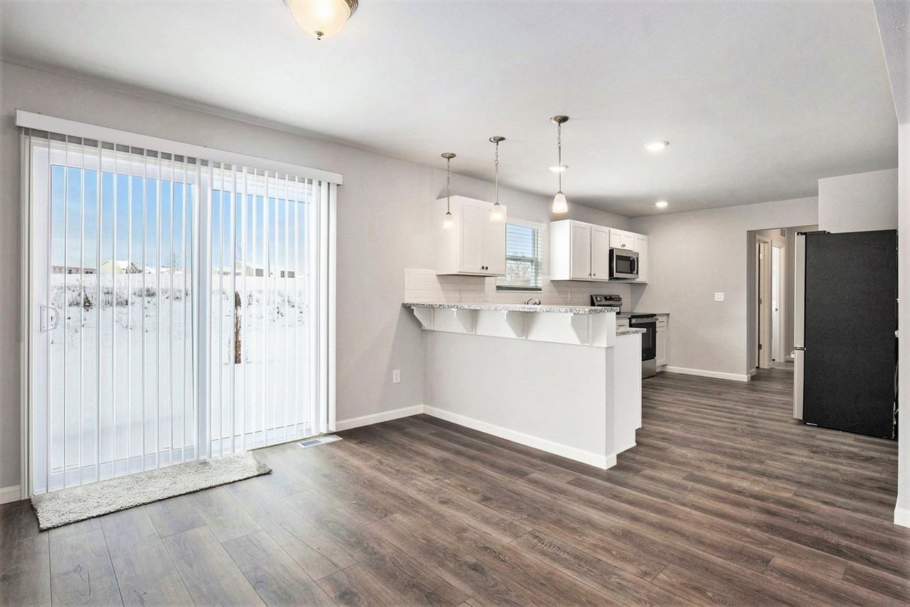 2789 Berkshire St - Photo 3 of 23