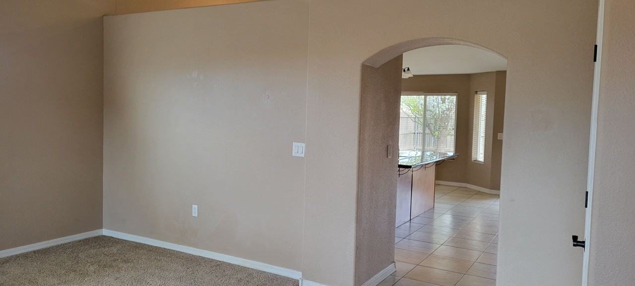 3000 Elizabeth Ct - Photo 4 of 18