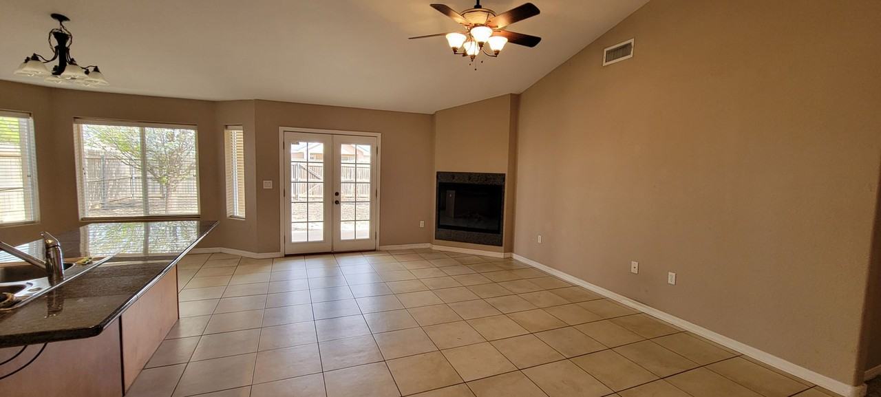 3000 Elizabeth Ct - Photo 5 of 18