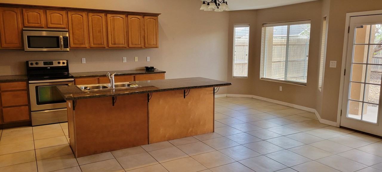 3000 Elizabeth Ct - Photo 6 of 18