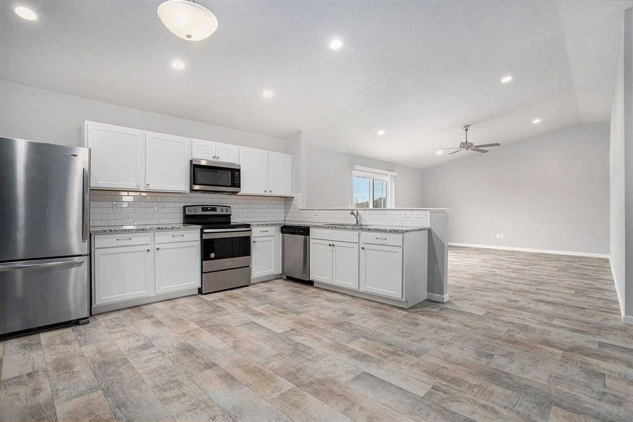 2674 Blooming Bud Ln Se - Photo 3 of 13