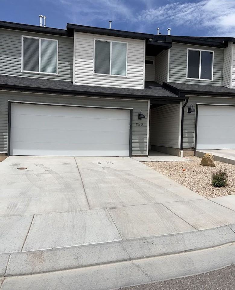 280 280 W. 2050 N. - MOA-B 280 - Photo 2 of 30