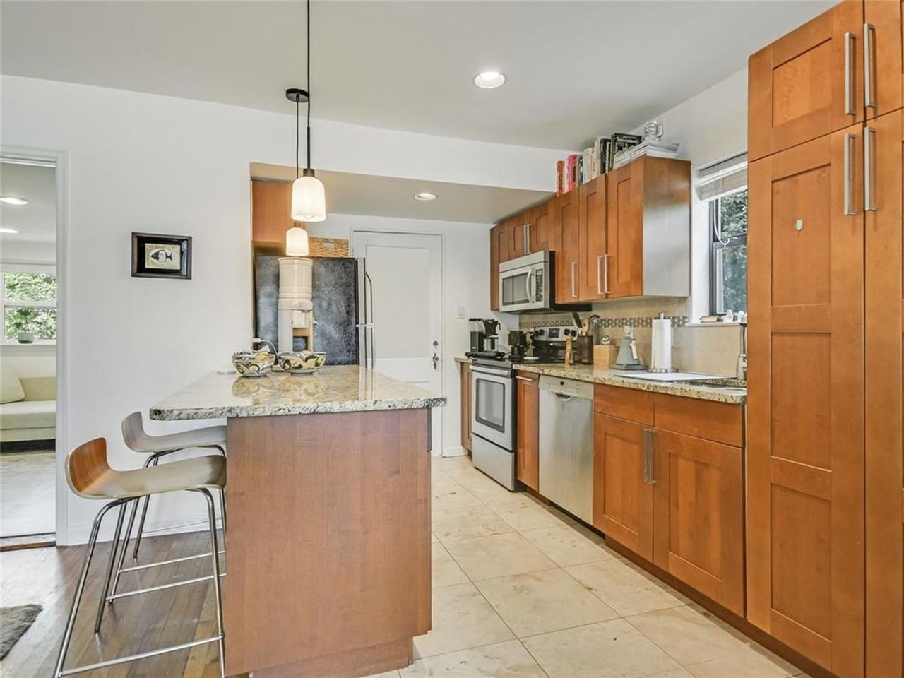 1021 Ellingson Ln - Photo 4 of 10