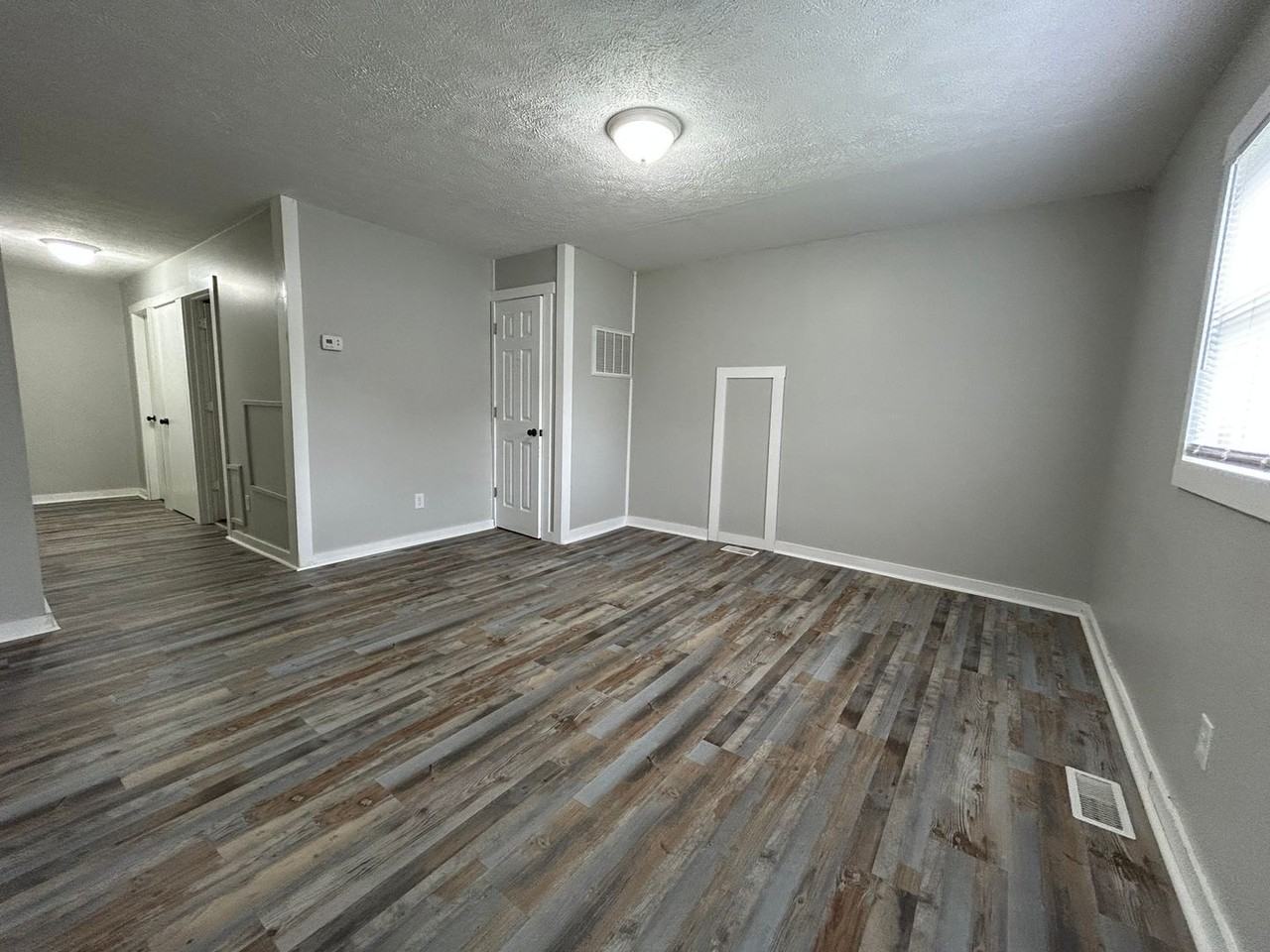 642 N Elm St - Photo 7 of 10
