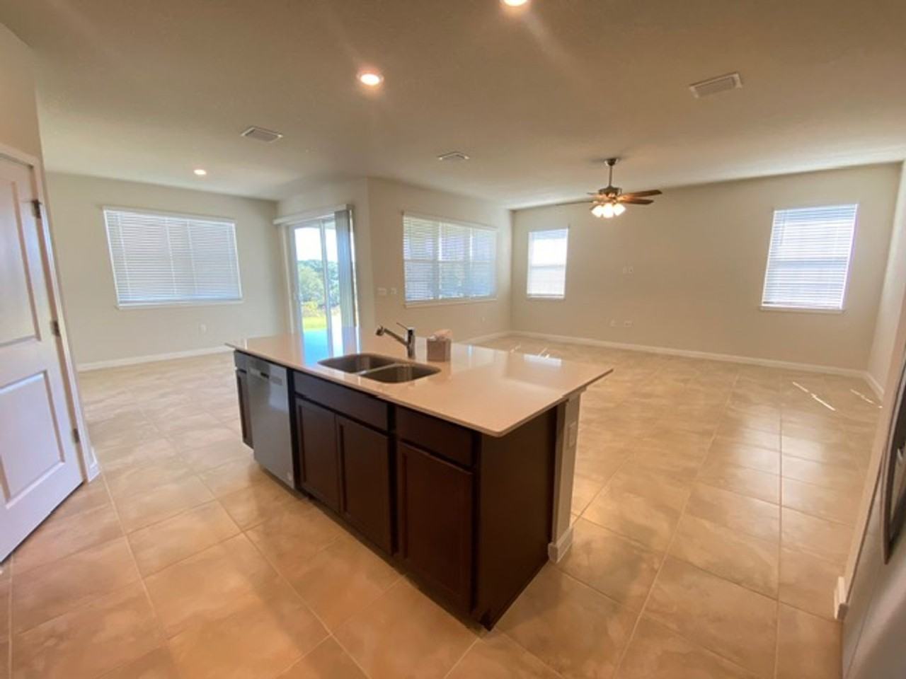 16038 Winding Bluff Dr - Photo 5 of 31