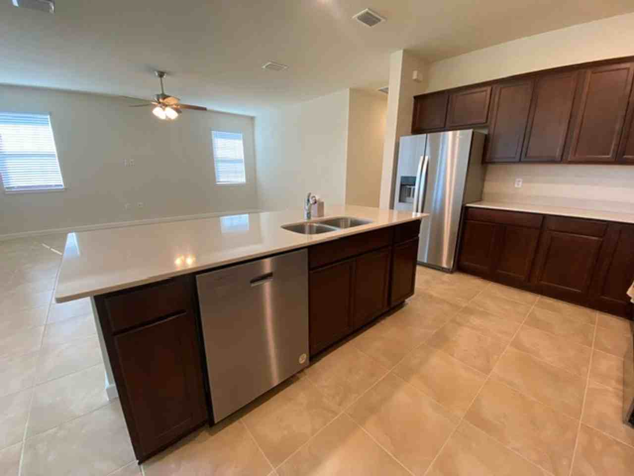 16038 Winding Bluff Dr - Photo 6 of 31