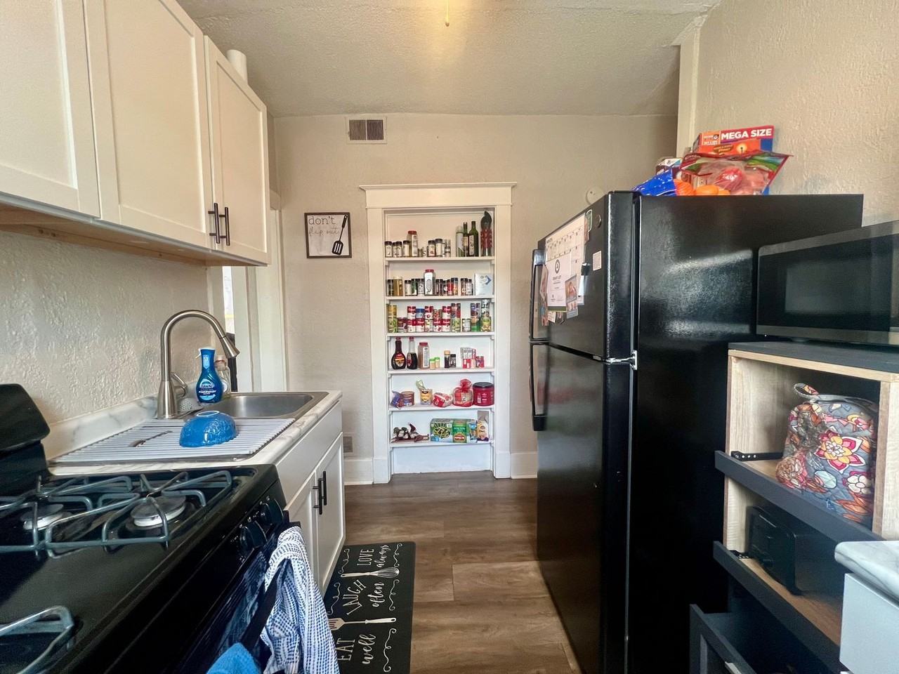 Cornflower Blue Properties, LLC (BNR) - Photo 2 of 14
