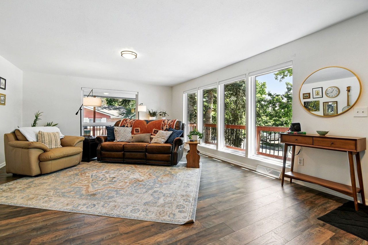 831 S Arbutus St - Photo 3 of 49