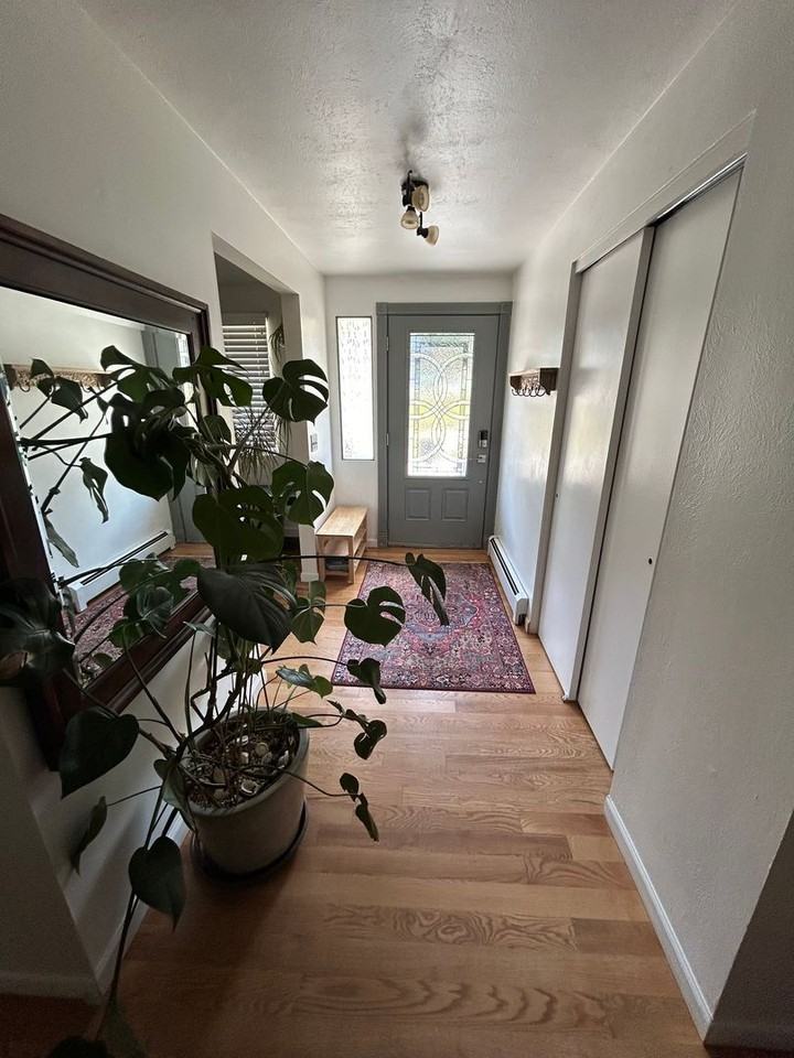 715 Parkview Way - Photo 2 of 26