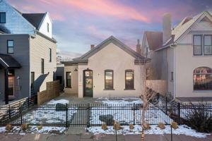 featured image of 3260 Curtis St
