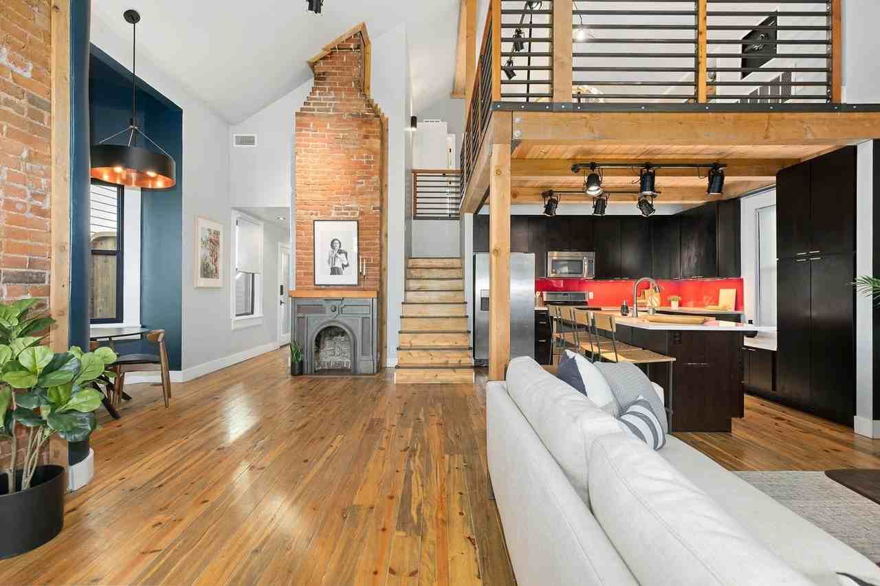 3260 Curtis St - Photo 6 of 19