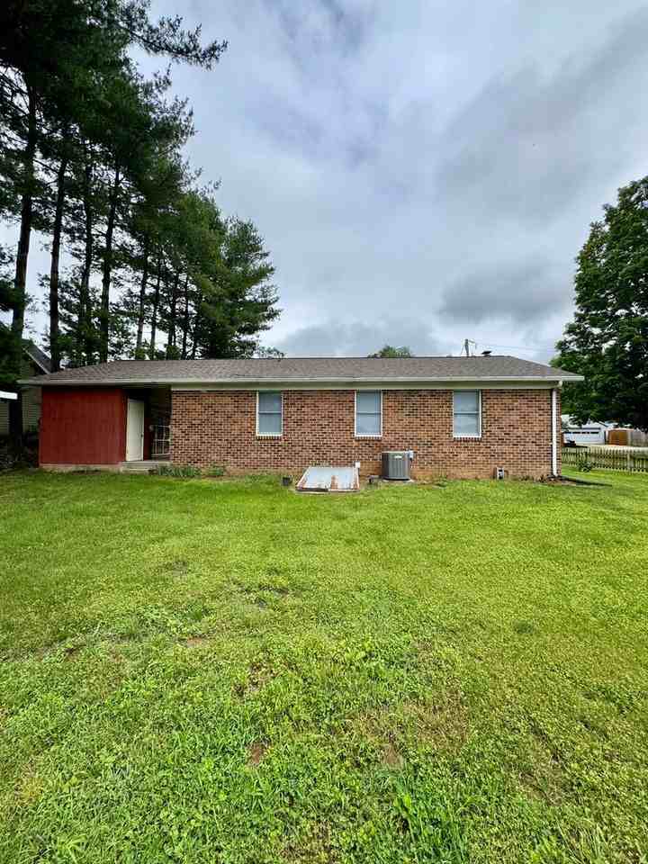 125 Stover St - Photo 2 of 15