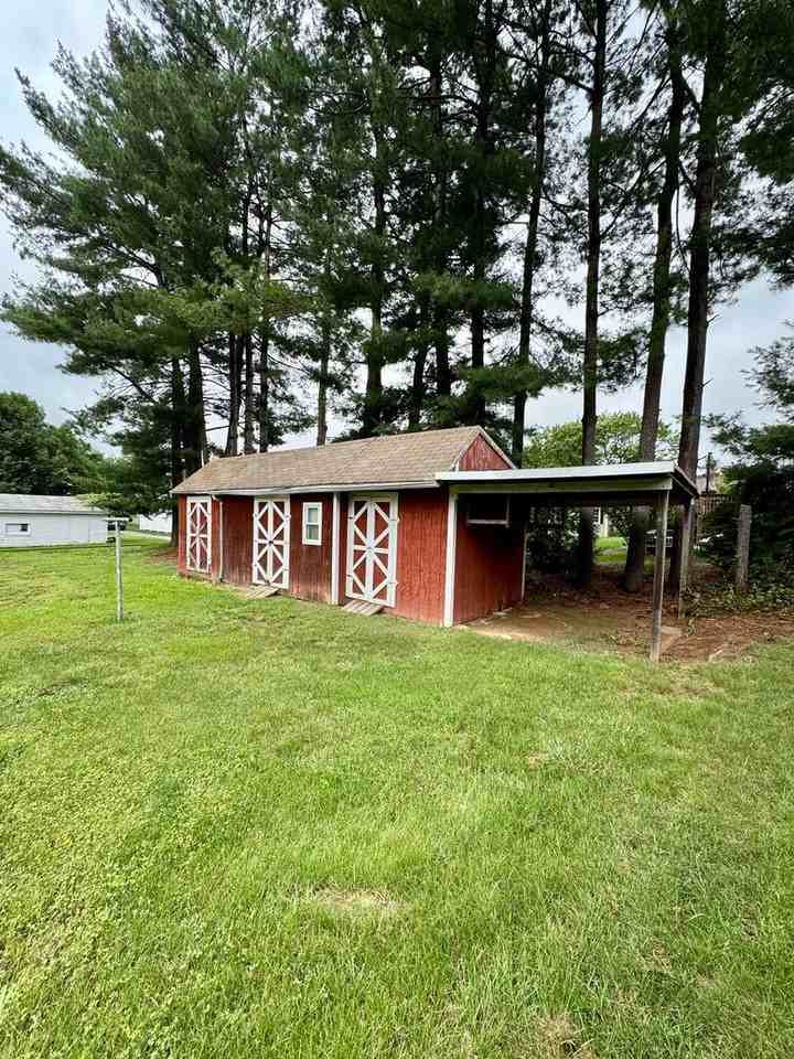 125 Stover St - Photo 3 of 15