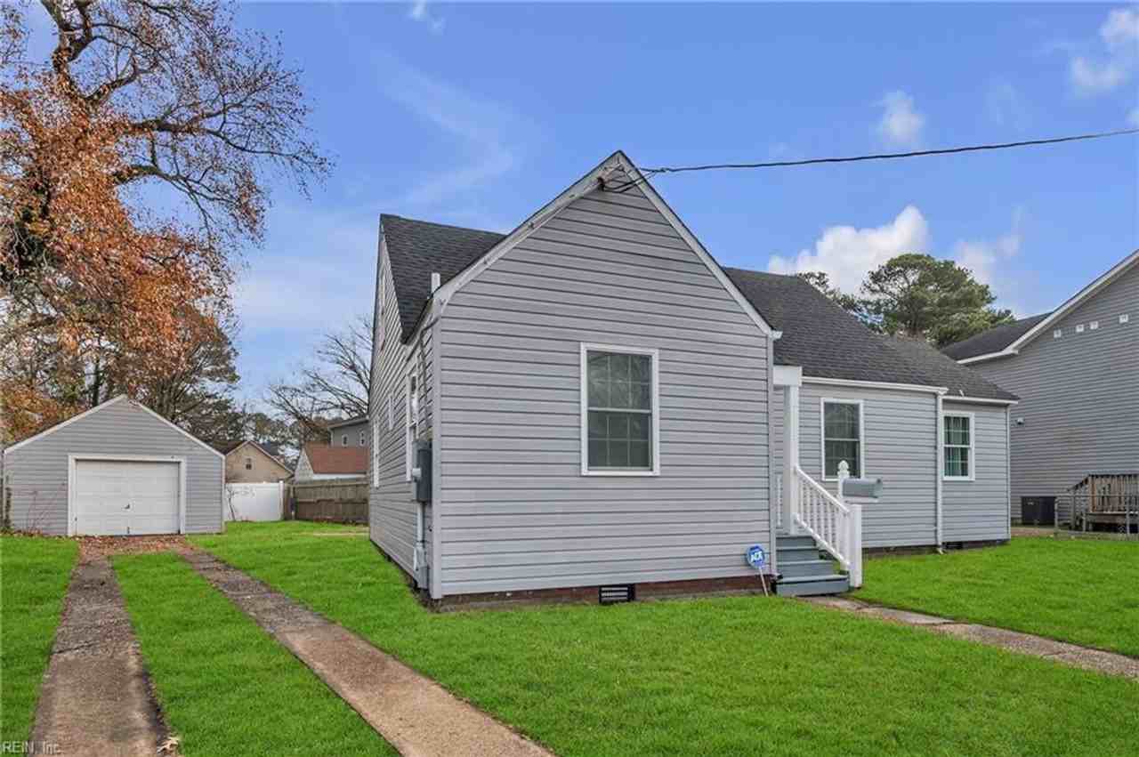 2728 Sewells Point Rd - Photo 2 of 21