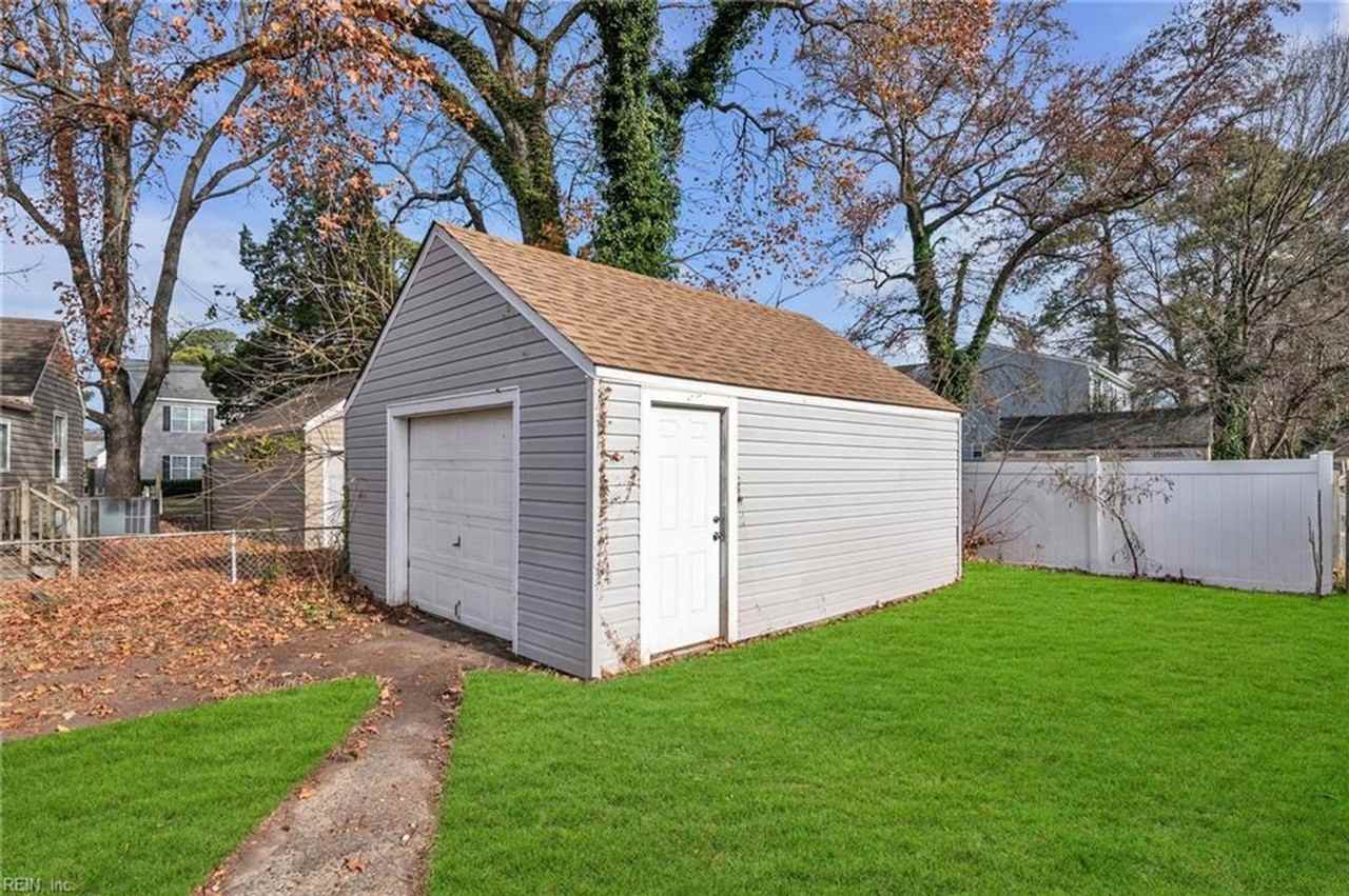 2728 Sewells Point Rd - Photo 3 of 21