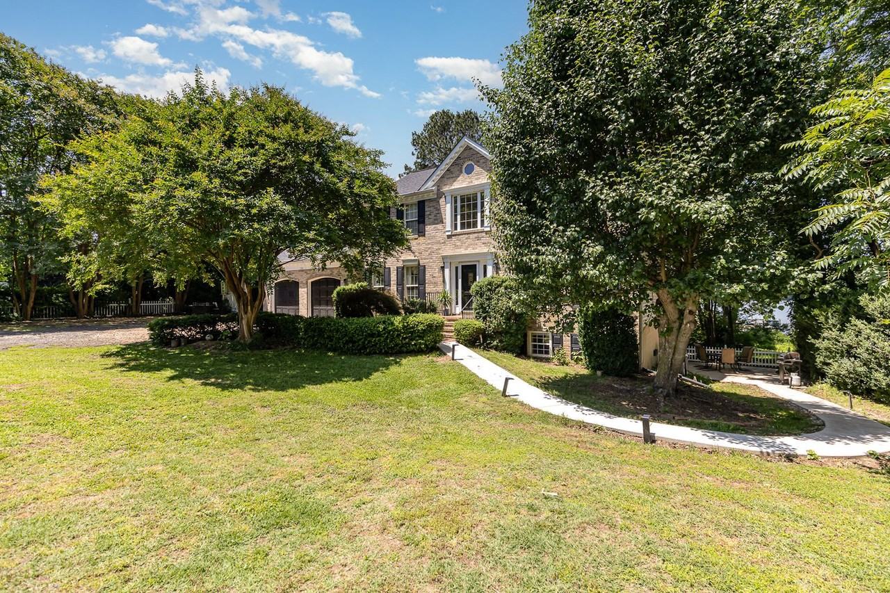 106 Indian Point Rd - Photo 2 of 37