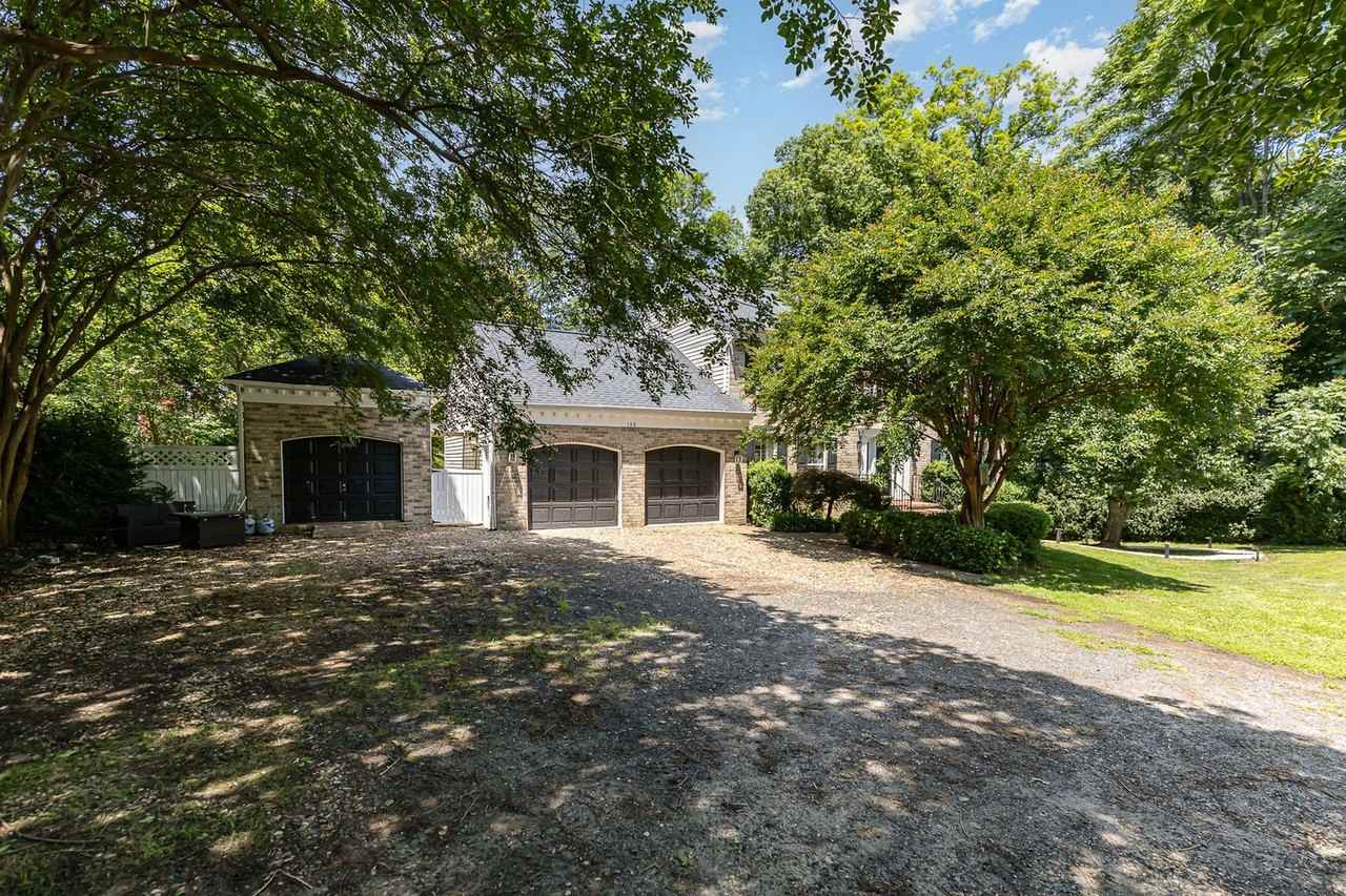 106 Indian Point Rd - Photo 3 of 37