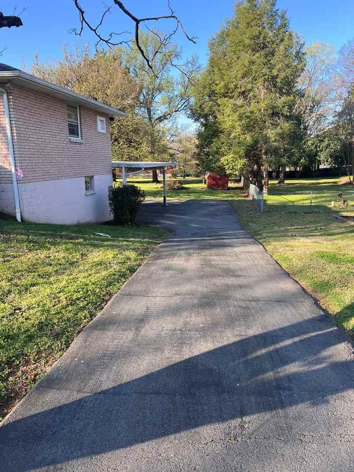 728 Robert Burns Dr - Photo 3 of 37