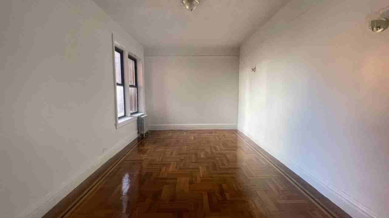 2848 Briggs Ave - Photo 3 of 8