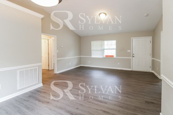 508 Three Oaks Dr - Photo 3 of 16