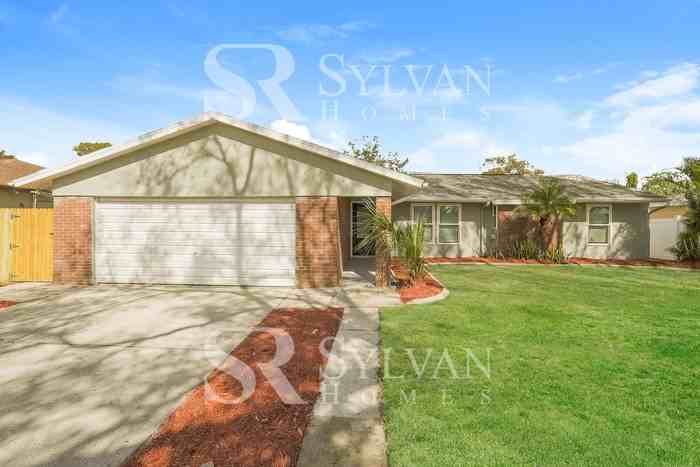 7829 Glencoe Dr - Photo 2 of 16