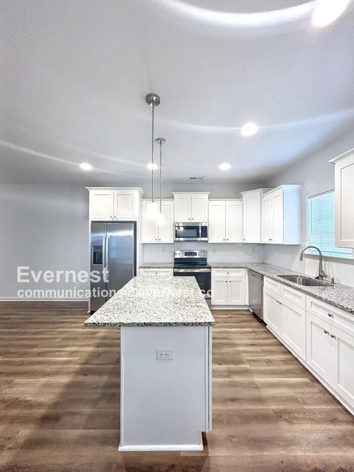 3028 Reid Ave - Photo 2 of 17