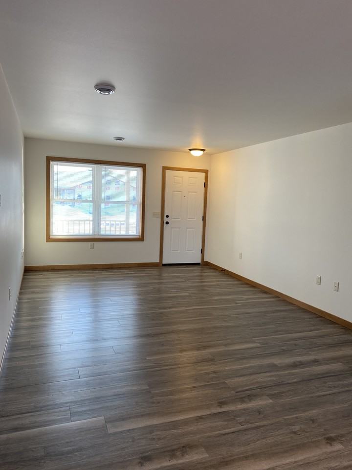 619 Spruce Ln #16 - Photo 4 of 7