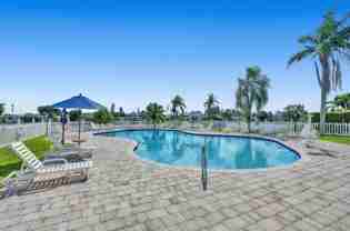 5251 Sw 29th St #B - Photo 1 of 1