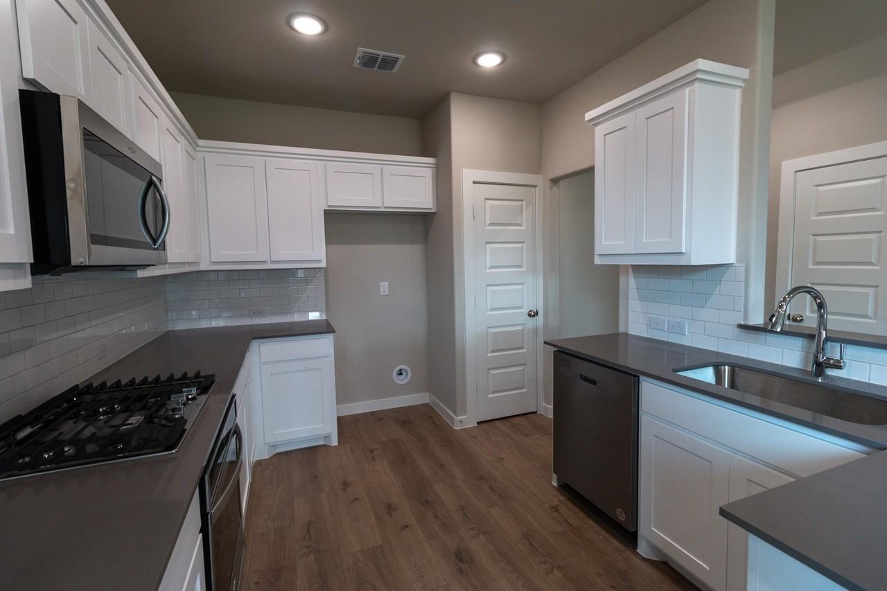 1140 Enchanted Rock Ln #NA - Photo 7 of 28
