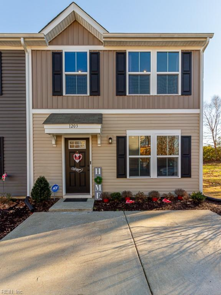 1203 Lakeview Cv #NA - Photo 2 of 12