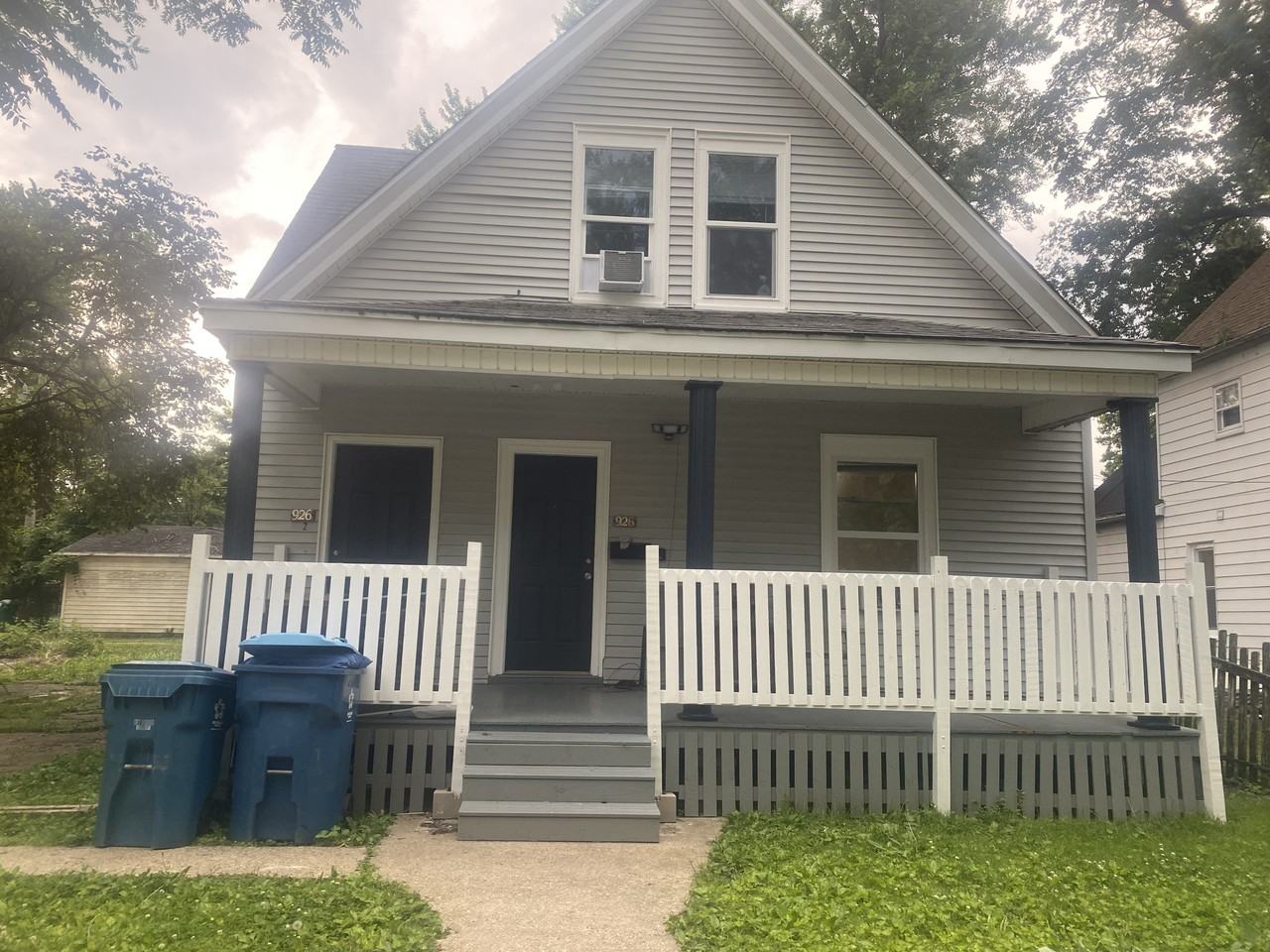 926 W Washington St #1 - Photo 2 of 13