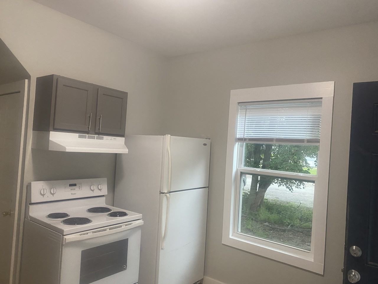 926 W Washington St #1 - Photo 4 of 13