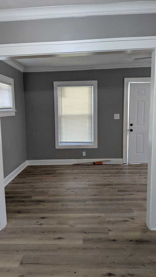 1916 E 55th St #NA - Photo 3 of 13