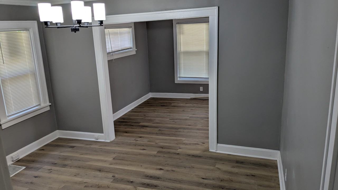 1916 E 55th St #NA - Photo 5 of 13