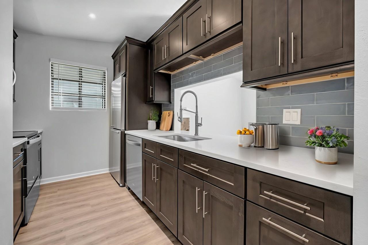 315 Whetherbine Way E - Photo 2 of 14