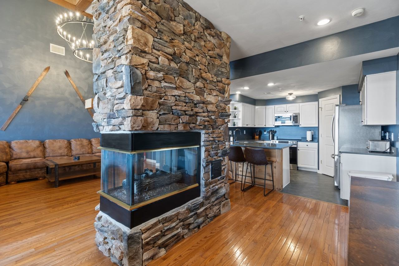 8120 Stonegate Dr #8120 - Photo 4 of 50