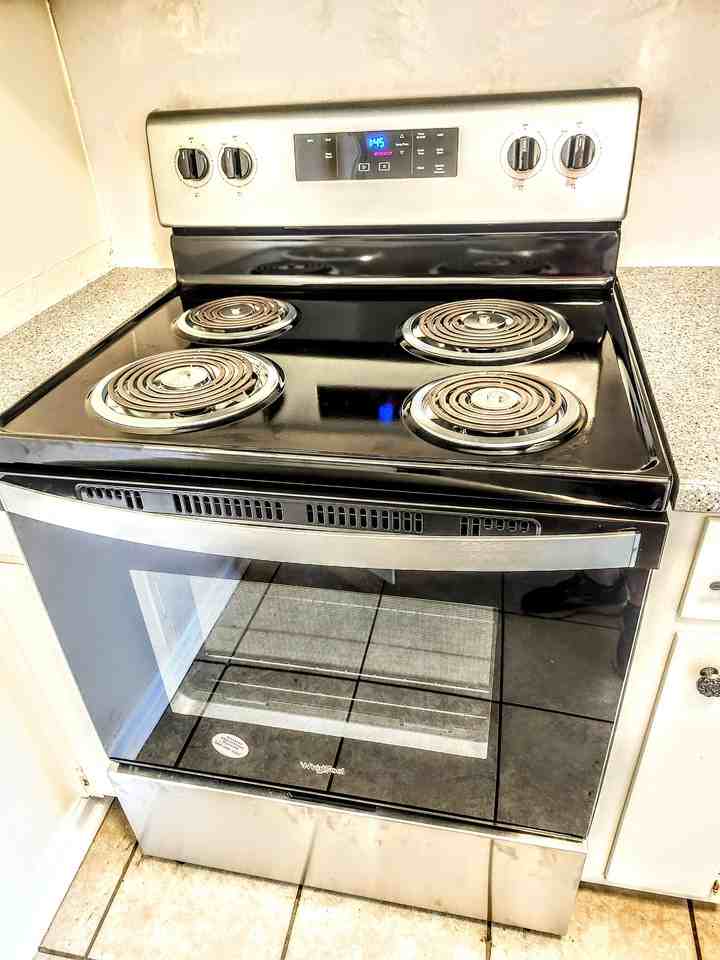 2701 Beech St #B - Photo 3 of 25