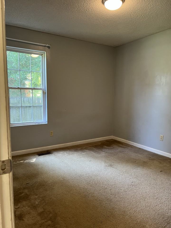 1303 E Home Ave #NA - Photo 5 of 20