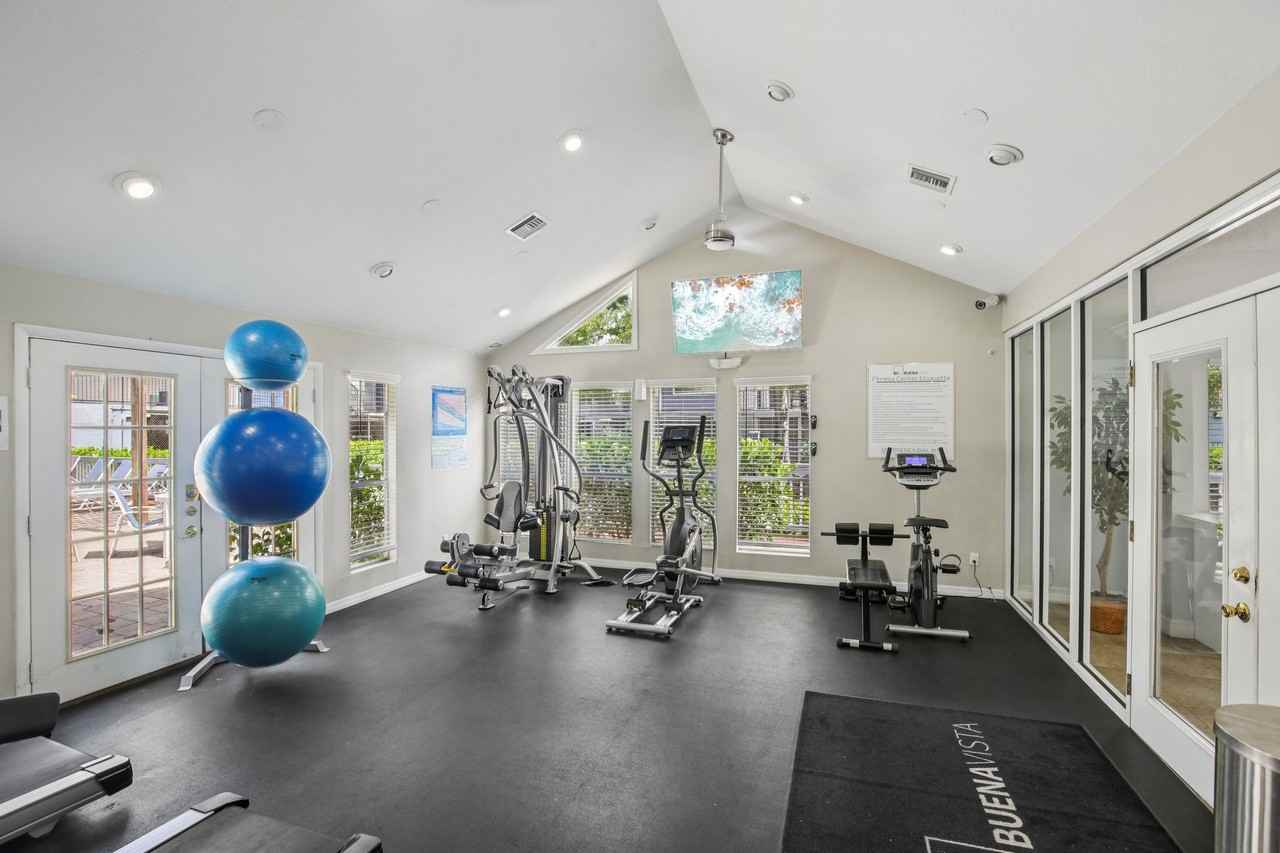 Buena Vista Apartments - Photo 6 of 50