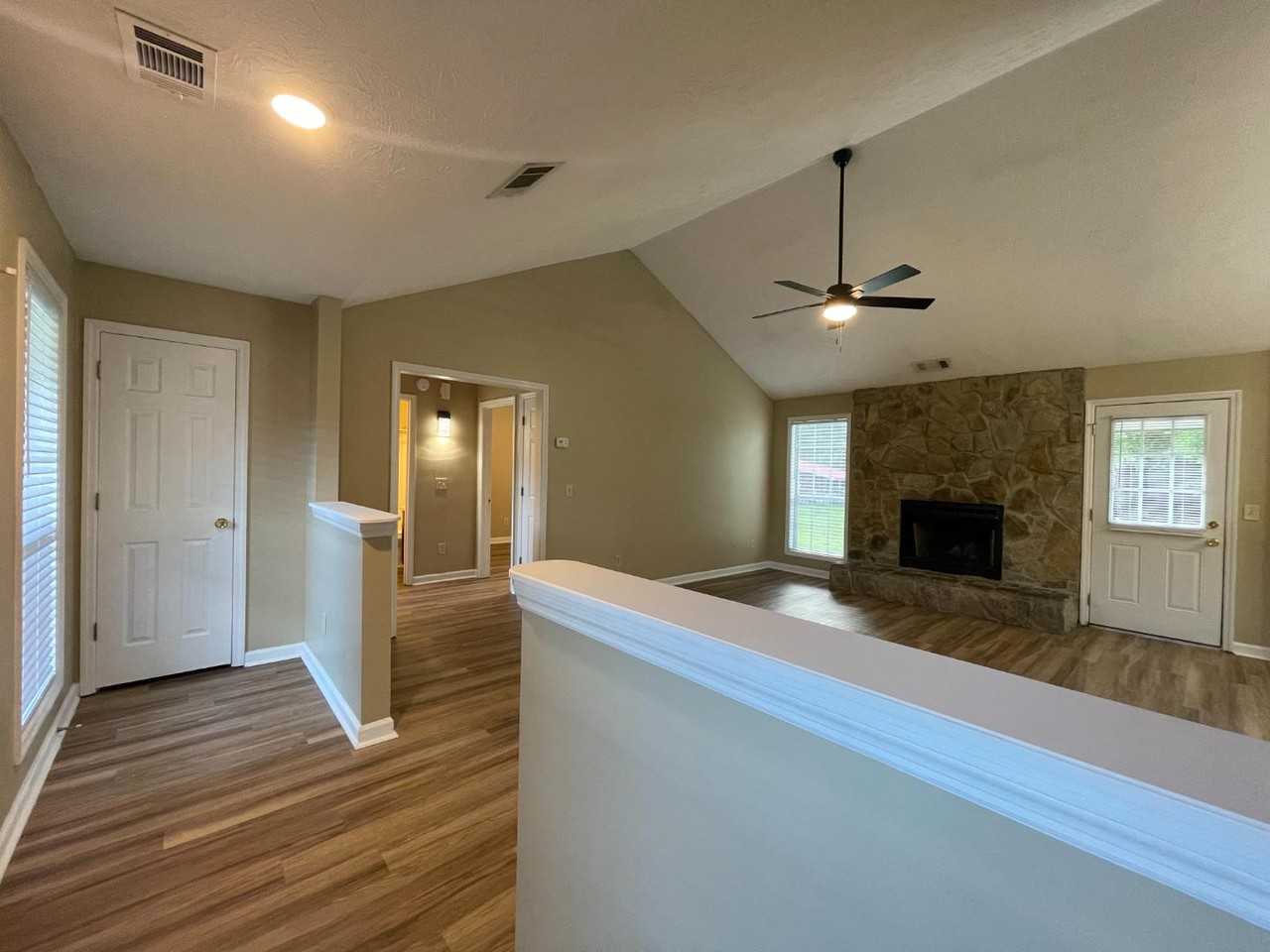 32 Mill Creek Dr - Photo 2 of 11