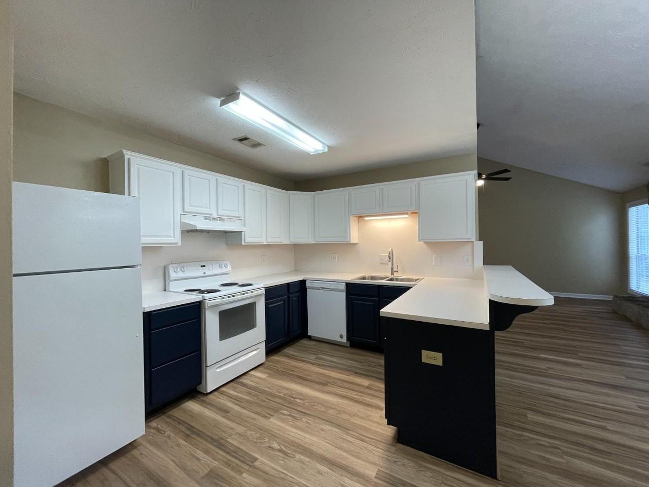 32 Mill Creek Dr - Photo 5 of 11