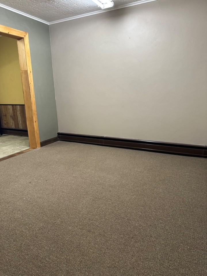 306 N Main St - Photo 3 of 11