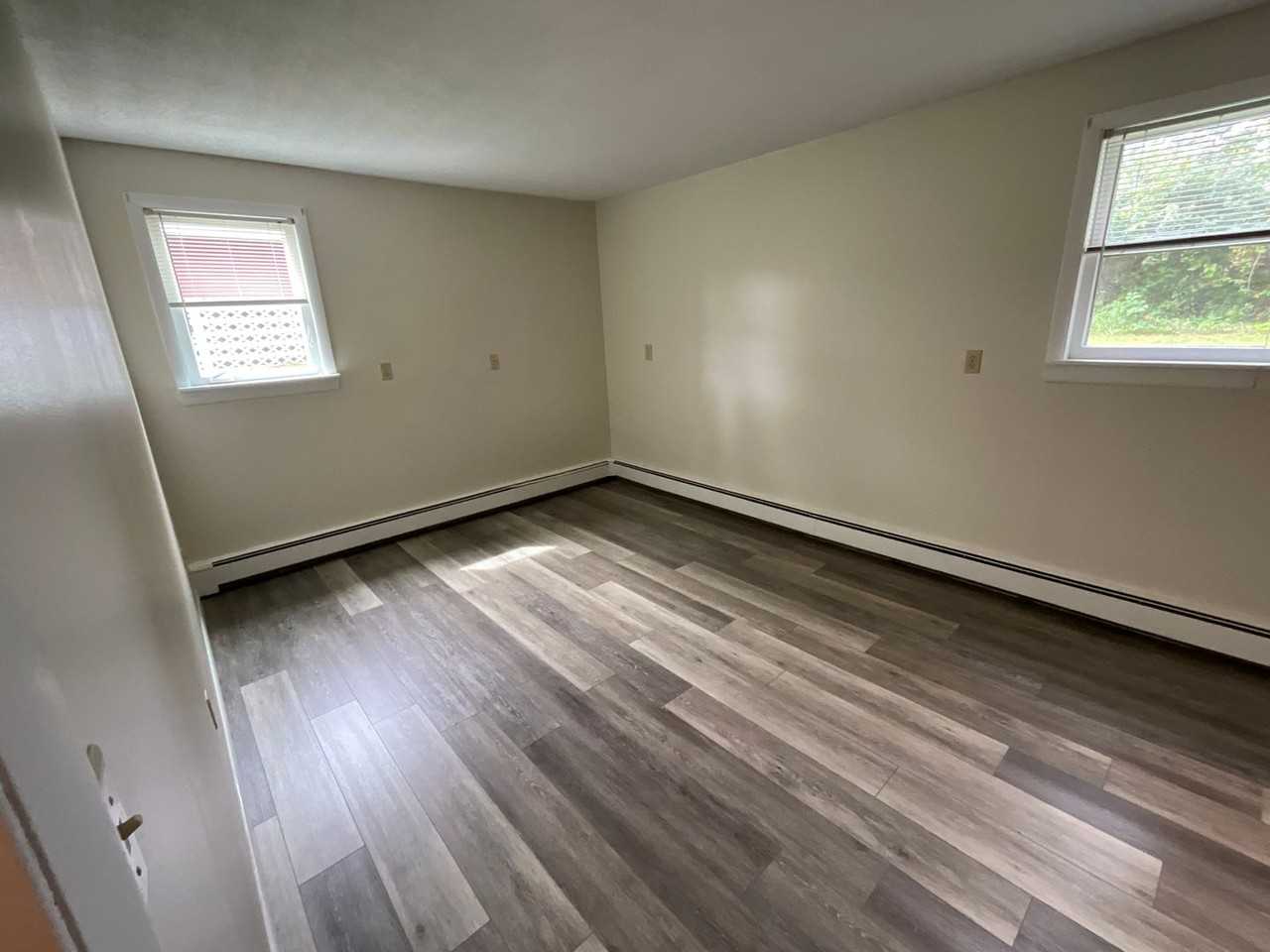 382-384 River St - Photo 6 of 11