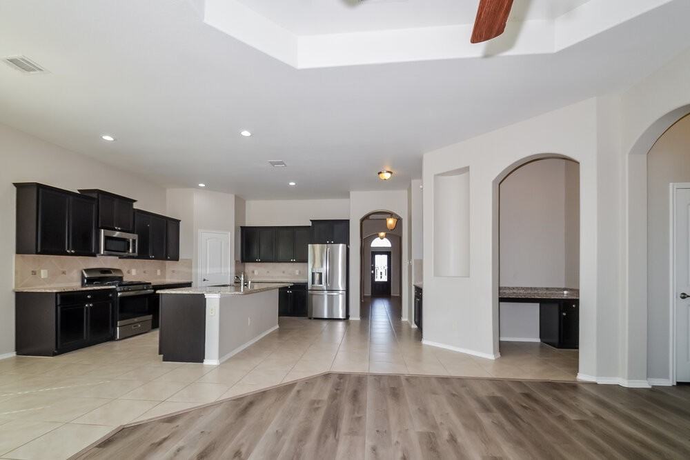 1805 Lake Pine Dr - Photo 5 of 16