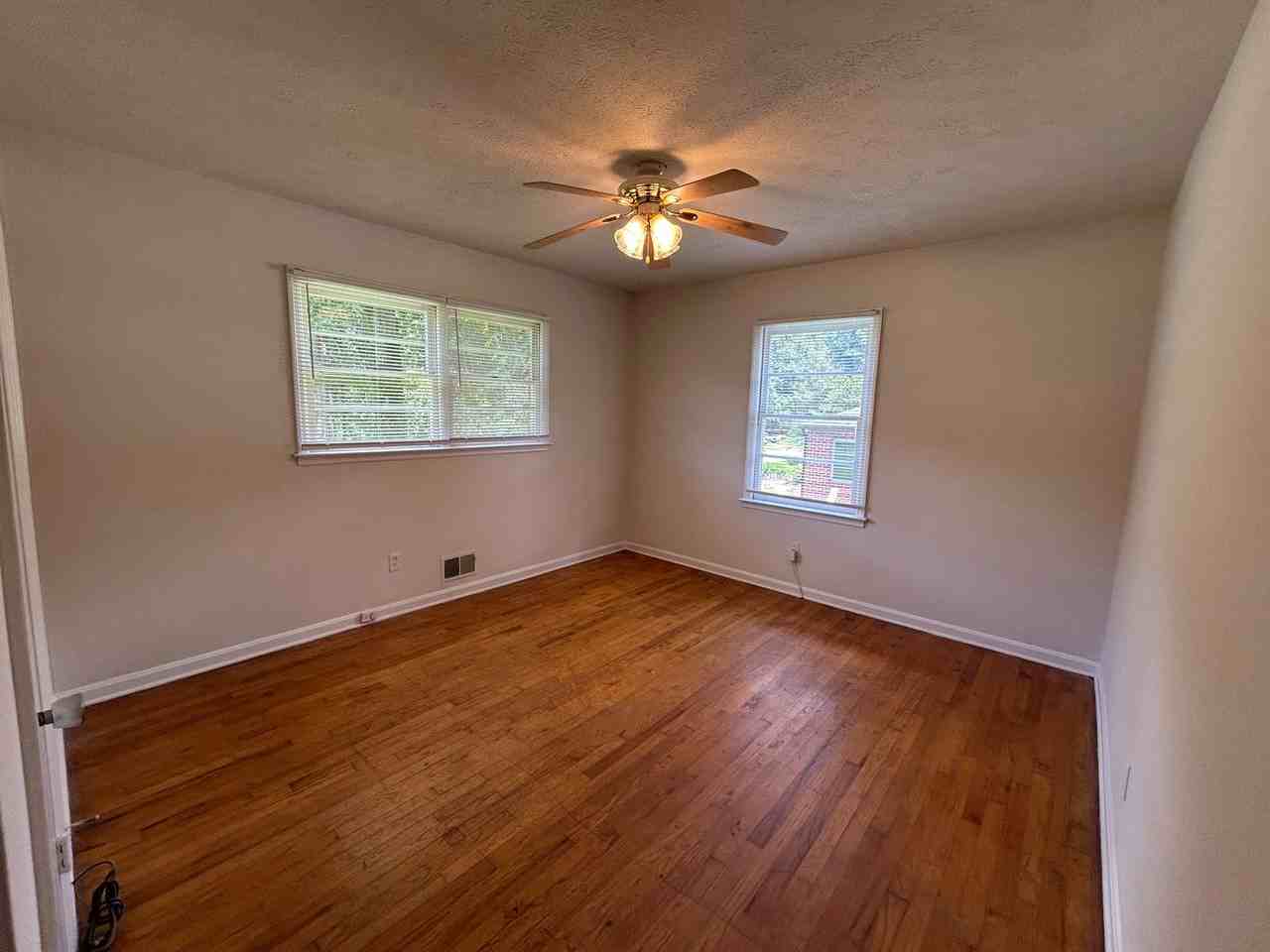 983 Wilson Rd Sw #983 - Photo 5 of 11