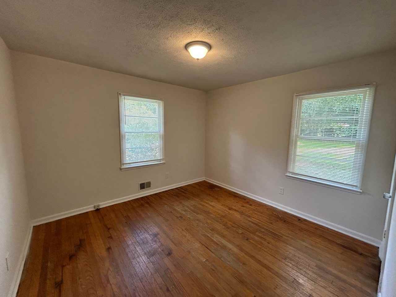 983 Wilson Rd Sw #983 - Photo 6 of 11