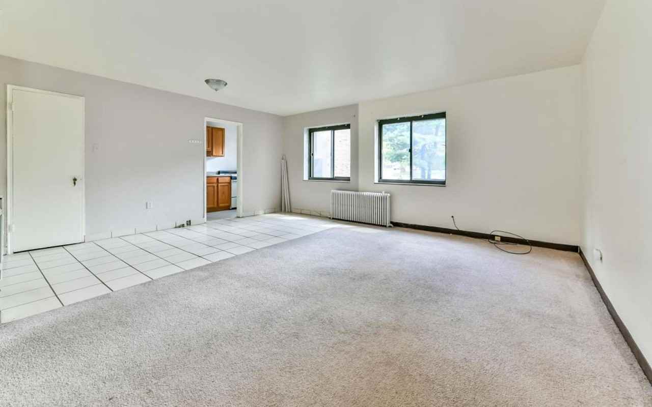 Fifth and Shady - Photo 4 of 11