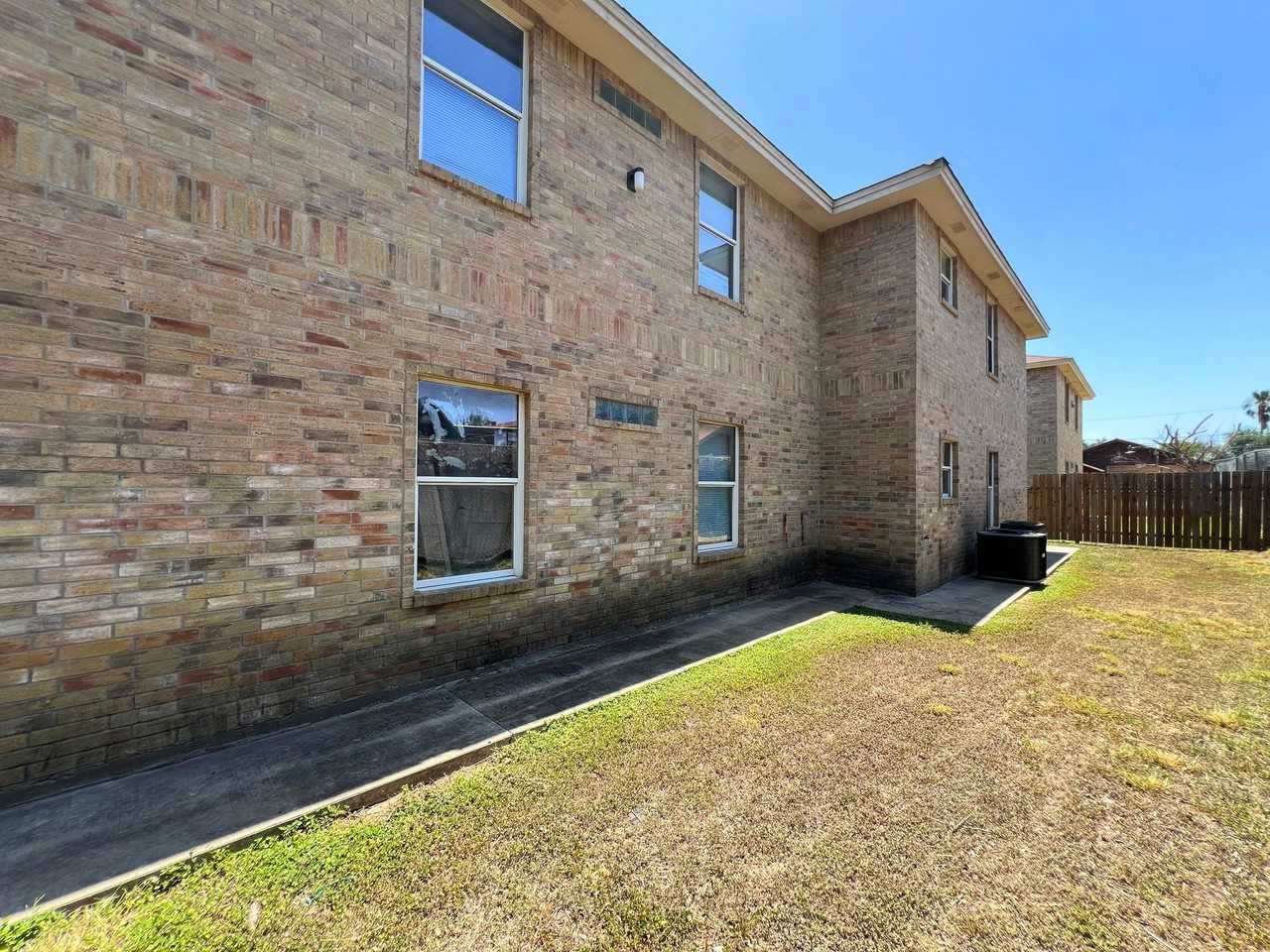 Camino de Luna Apartments - Photo 2 of 10