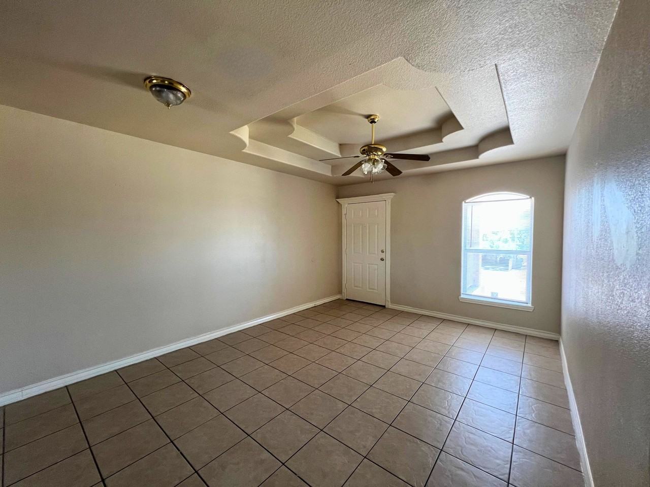 Camino de Luna Apartments - Photo 5 of 10